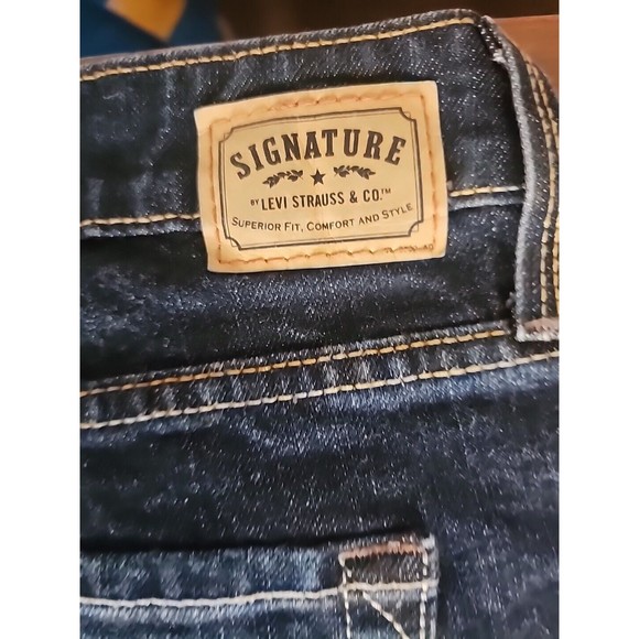 Signature Levis Jeans Womens Size 12 Short Low Rise Boot Cut Stretch Whiskered - Picture 9 of 9
